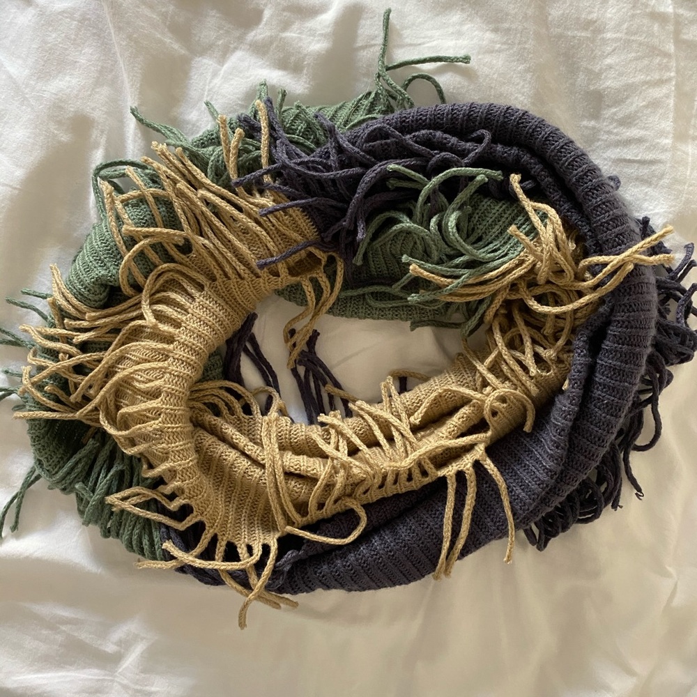 Fringe infinity scarf